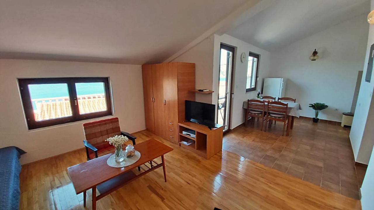 Apartment Roscic Omiš Buitenkant foto