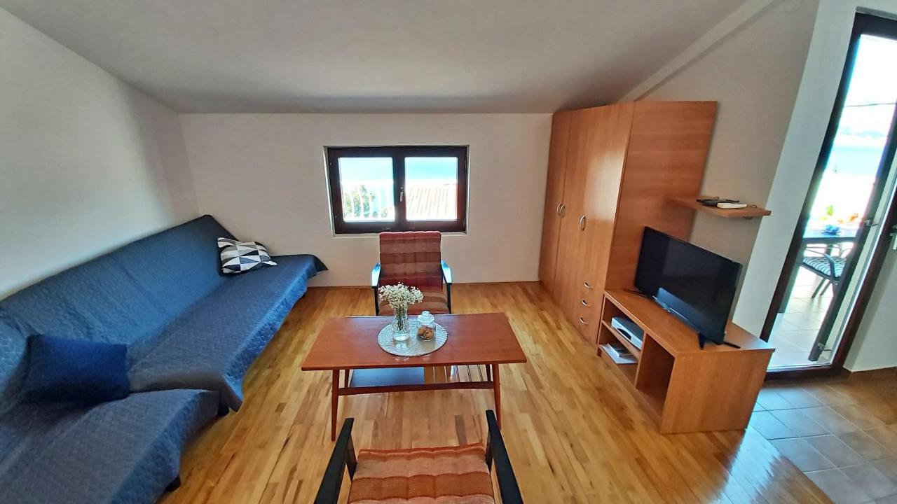 Apartment Roscic Omiš Buitenkant foto