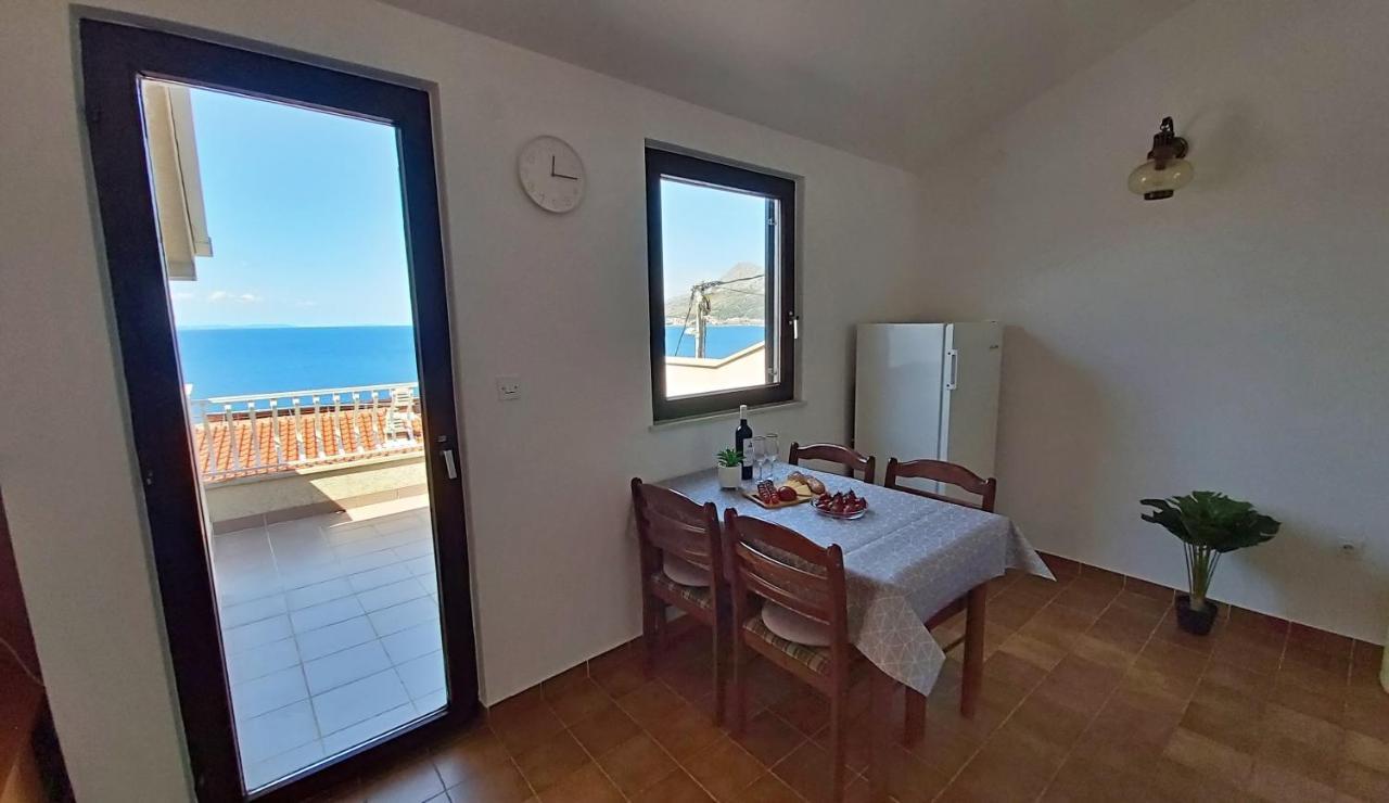 Apartment Roscic Omiš Buitenkant foto