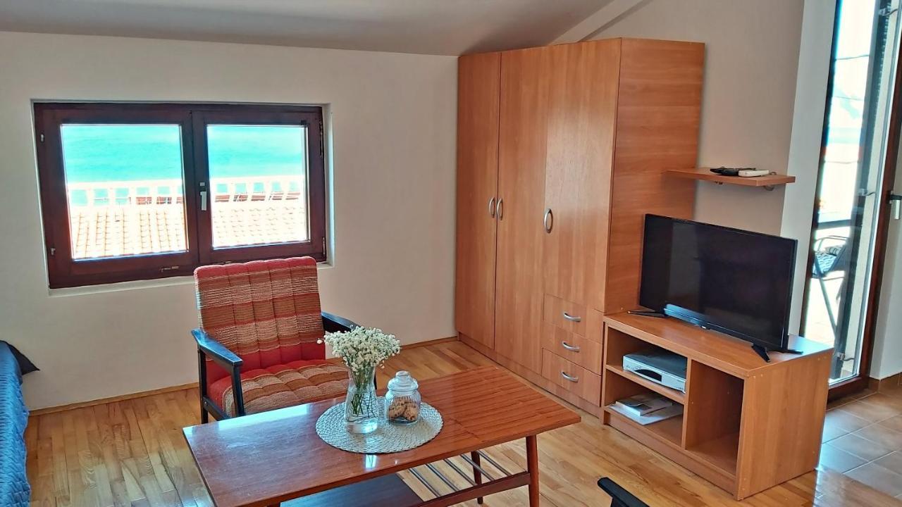 Apartment Roscic Omiš Buitenkant foto