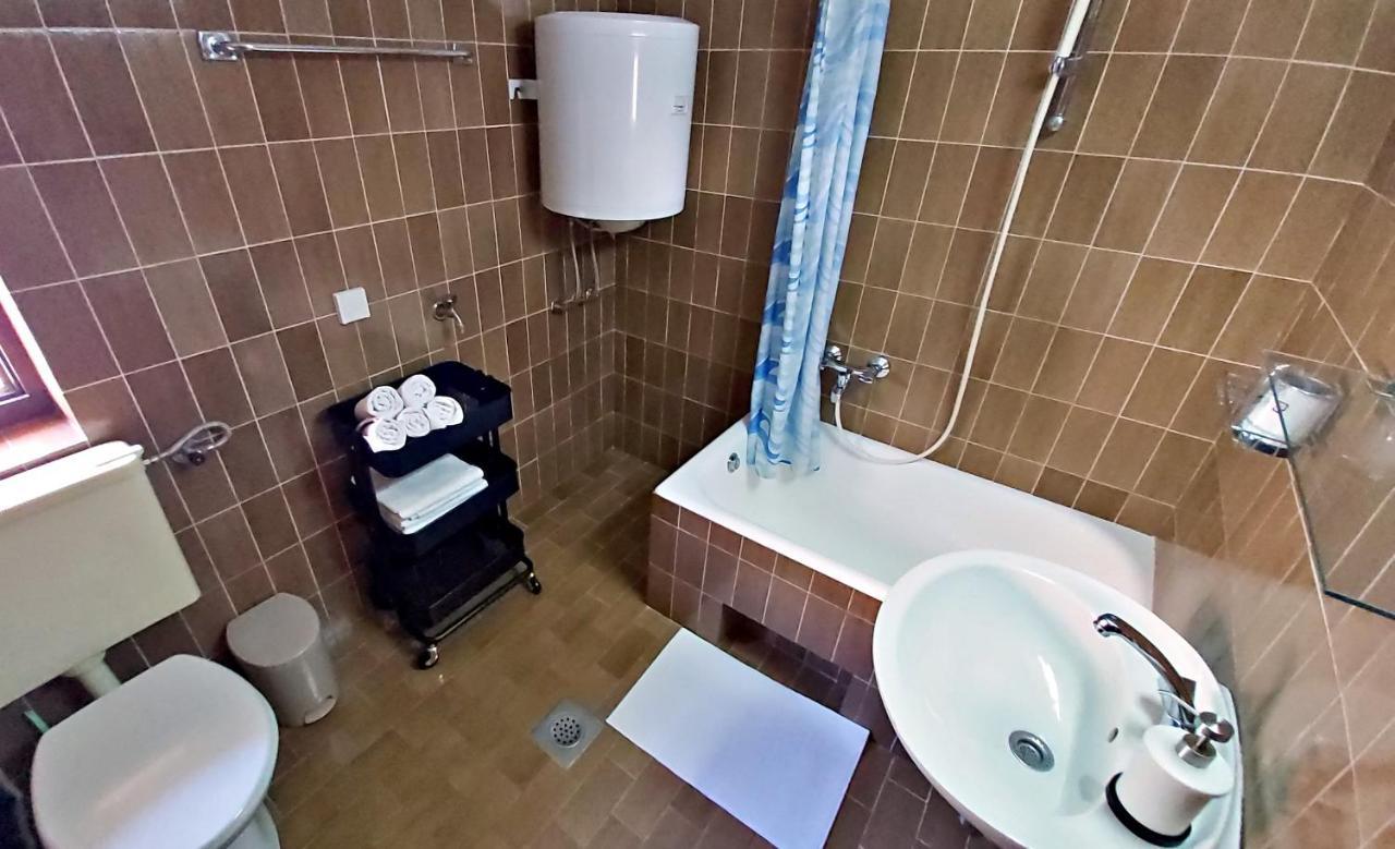 Apartment Roscic Omiš Buitenkant foto
